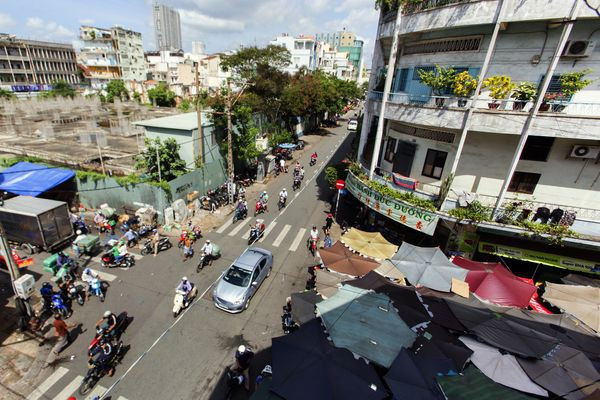 Cao trào đại chiến cửa hàng tiện lợi: 7-Eleven khai trương 2 cửa hàng/tháng, Vingroup đặt mục tiêu 4.000 cửa hàng Vinmart+, Petrolimex sẽ mở shop tại các cây xăng trên cả nước - Ảnh 1.