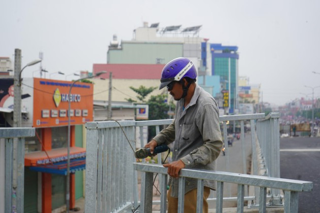 Cầu hơn 500 tỷ đồng nối liền 2 quận ở TPHCM trước ngày thông xe - Ảnh 5.