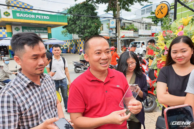 CEO TGDĐ: Điện Thoại Siêu Rẻ tập trung bán điện thoại giá 8 triệu trở xuống, mỗi cửa hàng chỉ có MỘT nhân viên làm tất cả các việc - Ảnh 8.