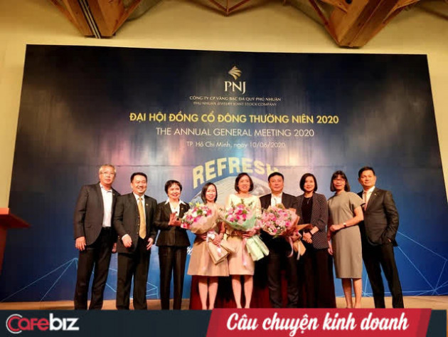  Chân dung 3 ái nữ nghìn tỷ của chủ tịch PNJ Cao Thị Ngọc Dung: Xinh đẹp, cá tính, đều là tiến sĩ Harvard và Oxford - Ảnh 1.