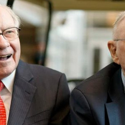 Charlie Munger: Cánh tay phải từng đố kỵ với Warren Buffett đã vượt qua sự ganh ghét về giàu có như thế nào?