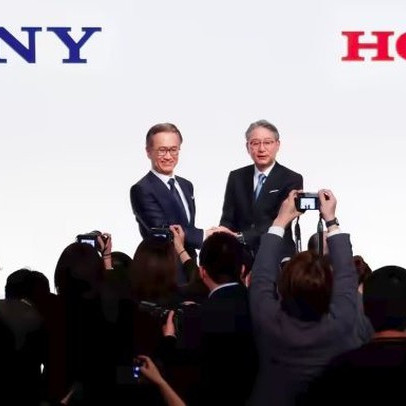 Chiến lược 'buôn vũ khí' đỉnh cao của Sony: Biết không đấu lại Apple vẫn làm điện thoại, sau Tesla 18 năm vẫn tự tin sản xuất ô tô