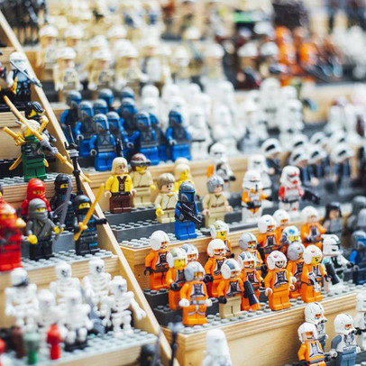 Chiến lược Marketing nào đã biến Lego trở thành thương hiệu đồ chơi được yêu thích nhất thế giới?