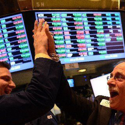 Chính phủ sắp mở cửa trở lại, Dow Jones tăng 184 điểm trong phiên cuối tuần