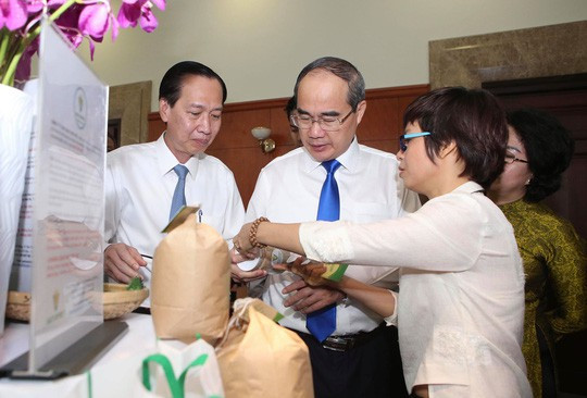  Chống hàng giả, hàng lậu để hàng Việt cạnh tranh sòng phẳng - Ảnh 1.