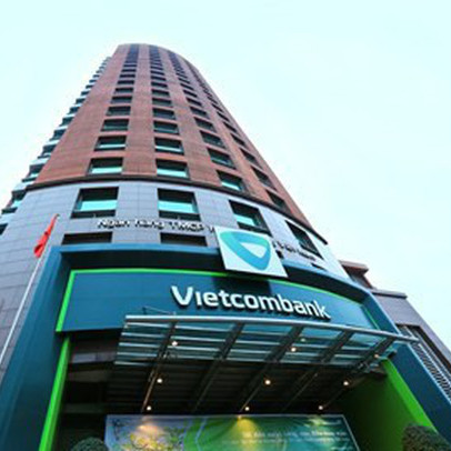 Chủ tịch và Kế toán trưởng Vietcombank muốn mua thêm cổ phiếu