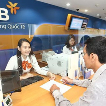 Chưa hết nửa năm, VIB báo lãi trước thuế tăng 230%, Vietcombank lợi nhuận trên 7.700 tỷ