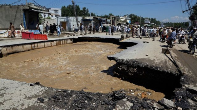 Chùm ảnh lũ lụt kinh hoàng ở Pakistan - Ảnh 8.