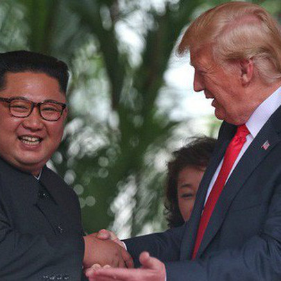 Chùm ảnh: Sự tương tác thú vị giữa Tổng thống Trump và lãnh đạo Triều Tiên Kim Jong-un