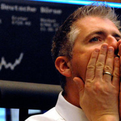 Chứng khoán châu Âu bay gần 3%, Dow Jones futures mất gần 900 điểm vì biến thể Covid-19 mới