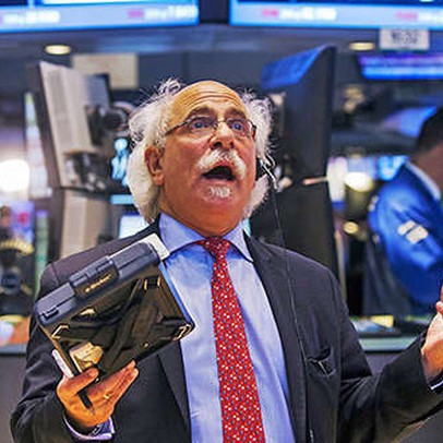 Chứng khoán Mỹ bị bán tháo ngay phiên đầu tiên của năm mới, Dow Jones có lúc mất hơn 700 điểm