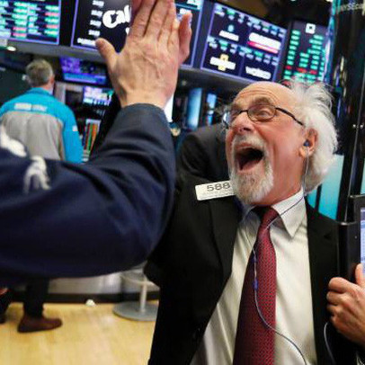 Chứng khoán Mỹ có phiên tăng điểm lịch sử, Dow Jones tăng hơn 1.000 điểm