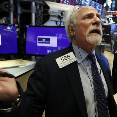 Chứng khoán Mỹ không thể trụ vững trước biến động Ukraine, Dow Jones giảm gần 500 điểm nhưng chứng khoán tương lai đang khởi sắc