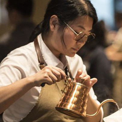 Chuỗi cà phê tỷ đô đe dọa 'hạ gục' Starbucks: Giá rẻ hơn 30%, cam kết giao hàng trong 30 phút, chậm một giây sẽ miễn phí luôn đồ uống cho khách