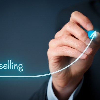 Chuyện cuối tuần: Upselling - Nghệ thuật "dụ dỗ" khách hàng không thể bỏ quên