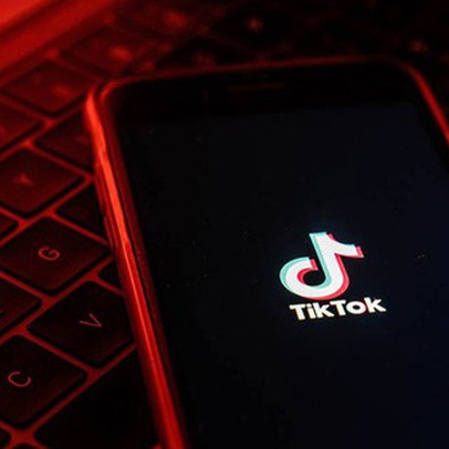 Chuyện gì đang xảy ra với TikTok: Bị tố truy cập dữ liệu quá mức 1 lần/giờ, rủi ro ‘bay’ khỏi các kho ứng dụng, nhiều giám đốc đồng loạt bỏ đi