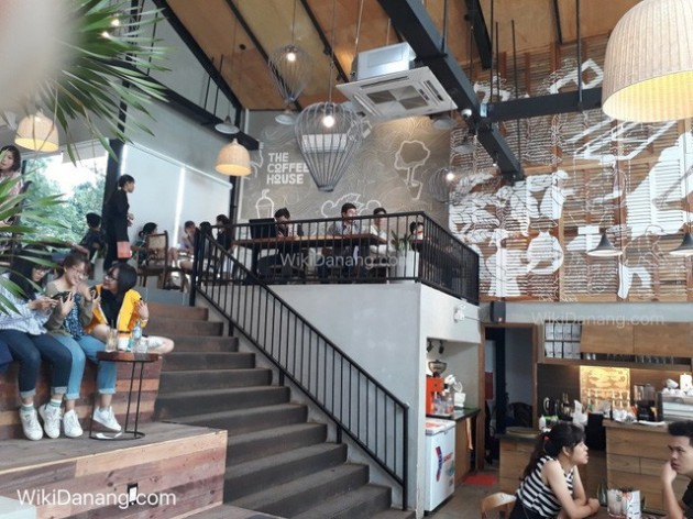 Chuyện mở quán của The Coffee House: Đo ni chiều cao từng chiếc bàn chiếc ghế, đập bỏ toàn bộ thiết kế 2 tỷ đồng để tìm ra mô hình quán mà khách hàng thấy thoải mái nhất - Ảnh 1.