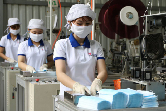 CIEM: Vội vàng chạy theo một số sáng kiến dịch chuyển chuỗi giá trị có thể gặp rủi ro mắc kẹt trong cạnh tranh giữa các nước lớn - Ảnh 2.