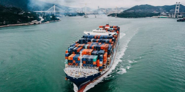 CIEM: Vội vàng chạy theo một số sáng kiến dịch chuyển chuỗi giá trị có thể gặp rủi ro mắc kẹt trong cạnh tranh giữa các nước lớn - Ảnh 3.