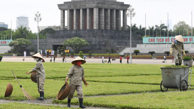 CNN: Thành phố đầy ắp tiếng cười khi nhịp sống thường nhật quay trở lại ở Việt Nam - Ảnh 1.