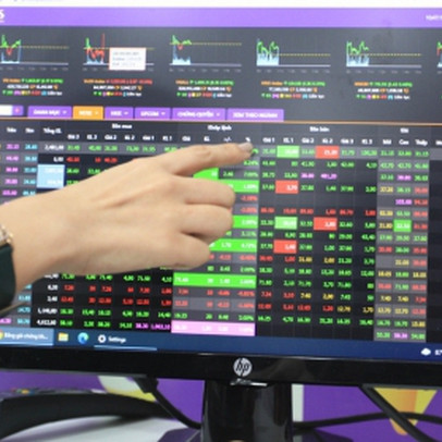 Có 1,5 tỷ đồng nhàn rỗi, đầu tư vào chứng khoán thời điểm này được không?