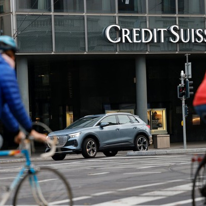 Cổ phiếu chạm đáy và có lúc bị ngừng giao dịch, Credit Suisse kêu gọi NHTW Thuỵ Sĩ 'ra tay' hỗ trợ