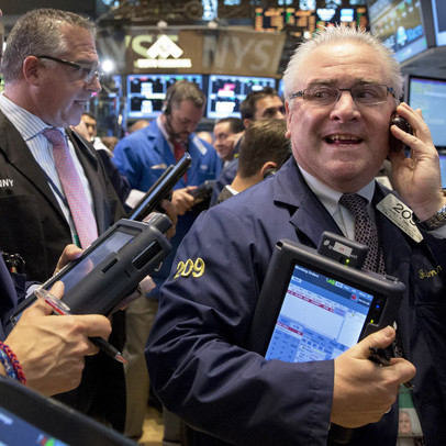 Cổ phiếu công nghệ khởi sắc, Dow Jones tăng hơn 100 điểm