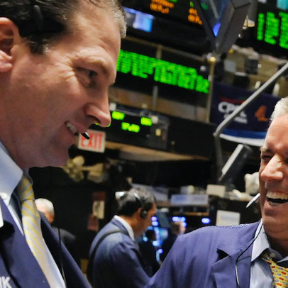 Cổ phiếu công nghệ tiếp tục bứt phá, Nasdaq lập đỉnh, Dow Jones tăng hơn 200 điểm