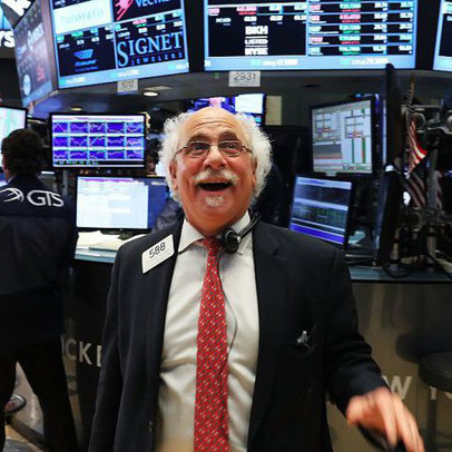 Cổ phiếu của Goldman Sachs tăng mạnh nhất trong 10 năm qua, phố Wall tăng điểm nhờ sóng ngân hàng
