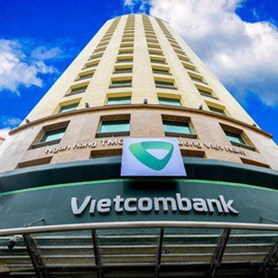 Cổ phiếu ngân hàng "xanh" trở lại, VCB lập đỉnh mới trong phiên cuối tuần