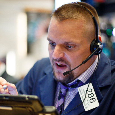 Cổ phiếu nhóm công nghệ rớt điểm mạnh, Nasdaq rơi vào vùng điều chỉnh