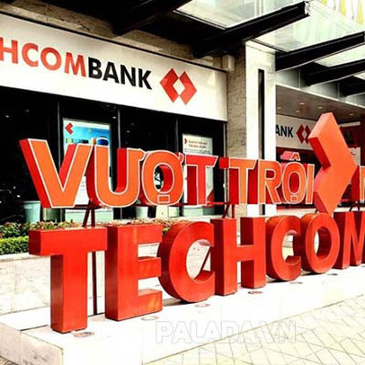 Cổ phiếu TCB lập đỉnh, vốn hóa Techcombank vượt VietinBank, BIDV