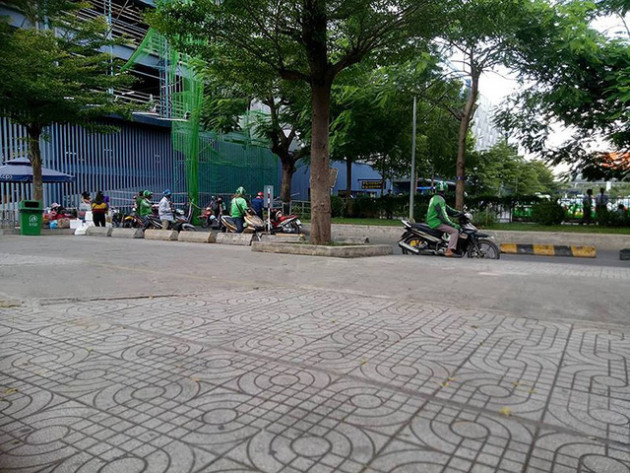 Công an sẽ vào cuộc vụ ‘GrabBike chặt chém ở Tân Sơn Nhất’ - Ảnh 1.