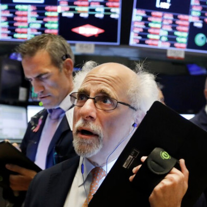 Công cụ ngắt mạch thị trường tiếp tục được kích hoạt ngay khi vừa mở cửa, Dow Jones mất hơn 2.000 điểm