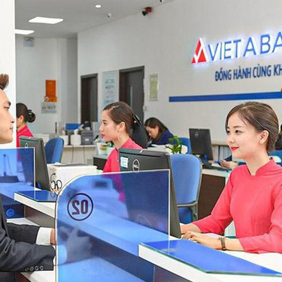 Công ty liên quan Phó Chủ tịch VietABank tiếp tục đăng ký bán 2 triệu cổ phiếu VAB