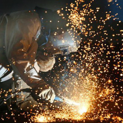 Covid-19 tái xuất, phục hồi sản xuất của Trung Quốc chậm lại trong tháng đầu năm 2021