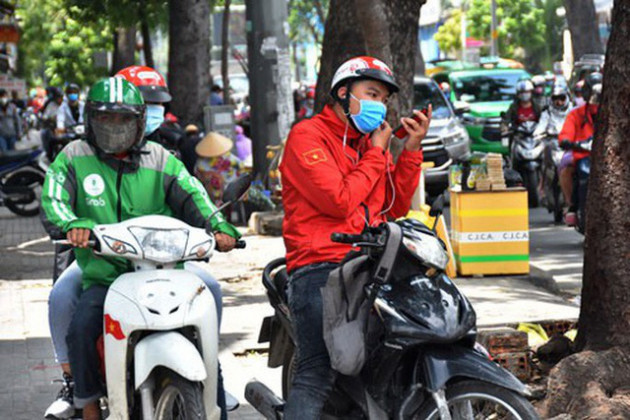 Cuộc chơi lớn của các đại gia công nghệ (*): Chật vật tìm hướng đi riêng