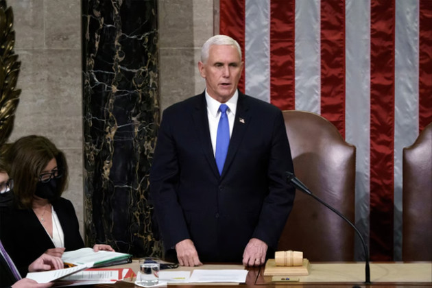 Cựu phó tướng Pence làm điều hiếm thấy với cựu Tổng thống Trump