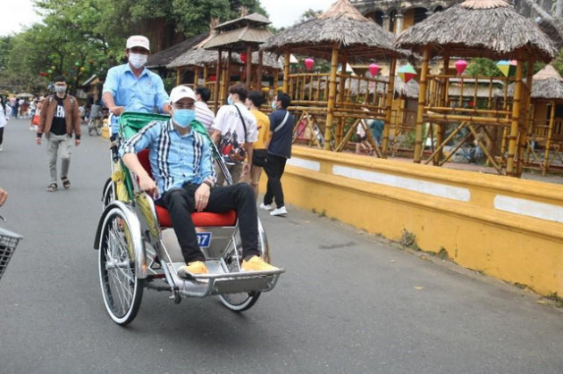 Đà Nẵng, Hội An du khách nhộn nhịp trở lại - Ảnh 14.