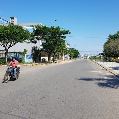 Đà Nẵng: Nhân viên phòng đăng ký đất đai cho cò đất “mượn” 19 sổ đỏ của dân