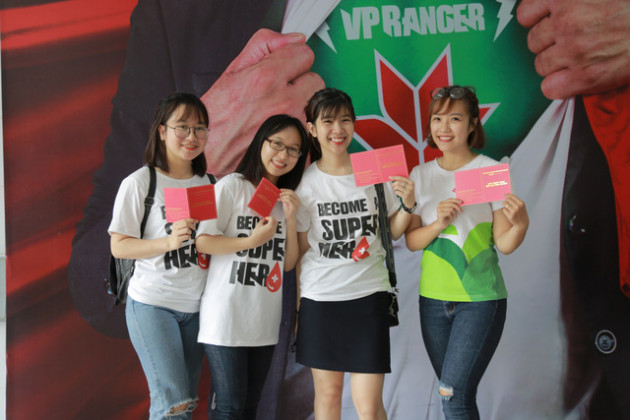 Dân văn phòng hào hứng tham gia hiến máu tình nguyện - Ảnh 2.