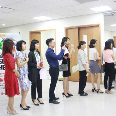 Dân văn phòng hào hứng tham gia hiến máu tình nguyện