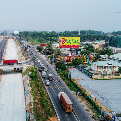 Đất nền Tp.HCM lên "cơn sốt", chuyên gia cảnh báo "thị trường đang rất nhạy cảm"