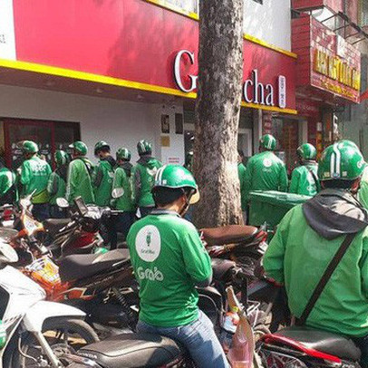 Để bán hàng trên GrabFood, các nhà hàng, quán ăn phải trả mức phí bao nhiêu?