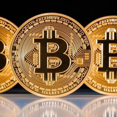 Đề xuất dừng nhập máy đào Bitcoin, dân đào coin "méo mặt"