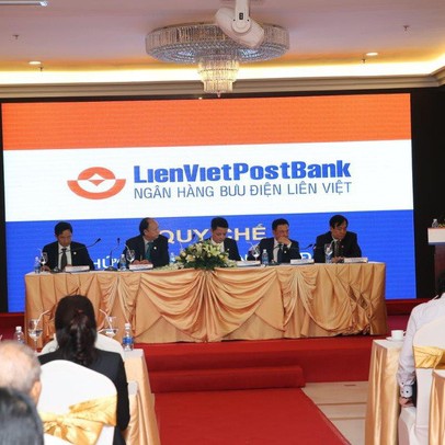 ĐHĐCĐ LienVietPostBank: Thận trọng với kết quả kinh doanh vì muốn "lùi một bước tiến ba bước"