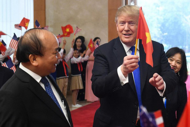 Điều khác biệt duy nhất khiến ông Trump quyết đánh Trung Quốc dữ dội nhưng lại cởi mở với Việt Nam - Ảnh 1.