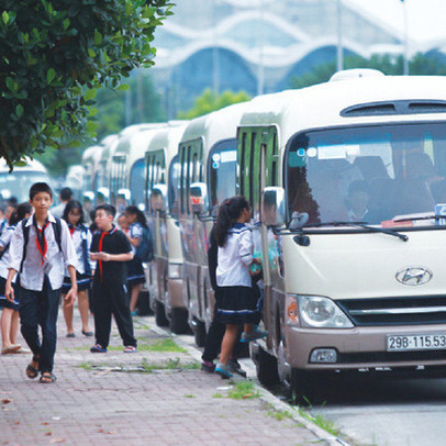 DN dịch vụ đưa đón học sinh thời Covid-19: Doanh thu gần về 0, chi phí bến bãi hàng trăm triệu mỗi tháng, lương nhân viên còn 1/3