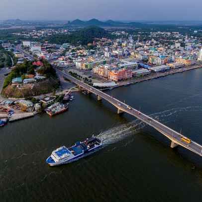 Đô thị thương mại bên biển thành phố cửa khẩu – "thuốc giải" thị trường