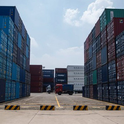 Doanh nghiệp Trung Quốc: Thích nghi hay là chết vì chiến tranh thương mại?